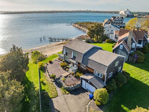 Buzzards Bay House | Cape Cod Waterfront with Stunning Views