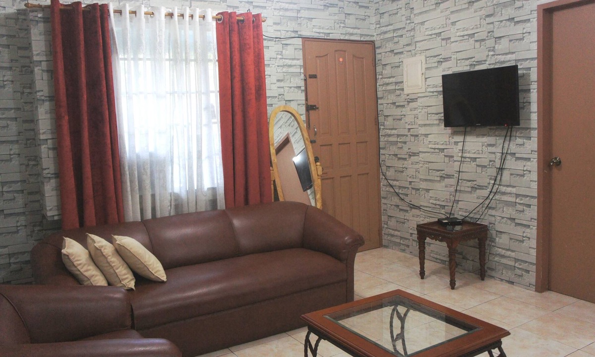 Tagbilaran Hostel | Capitol Backpackers Apartment - Hostel