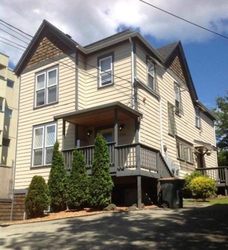 Broadway Apartment | Capitol Hill Luxury Apartments