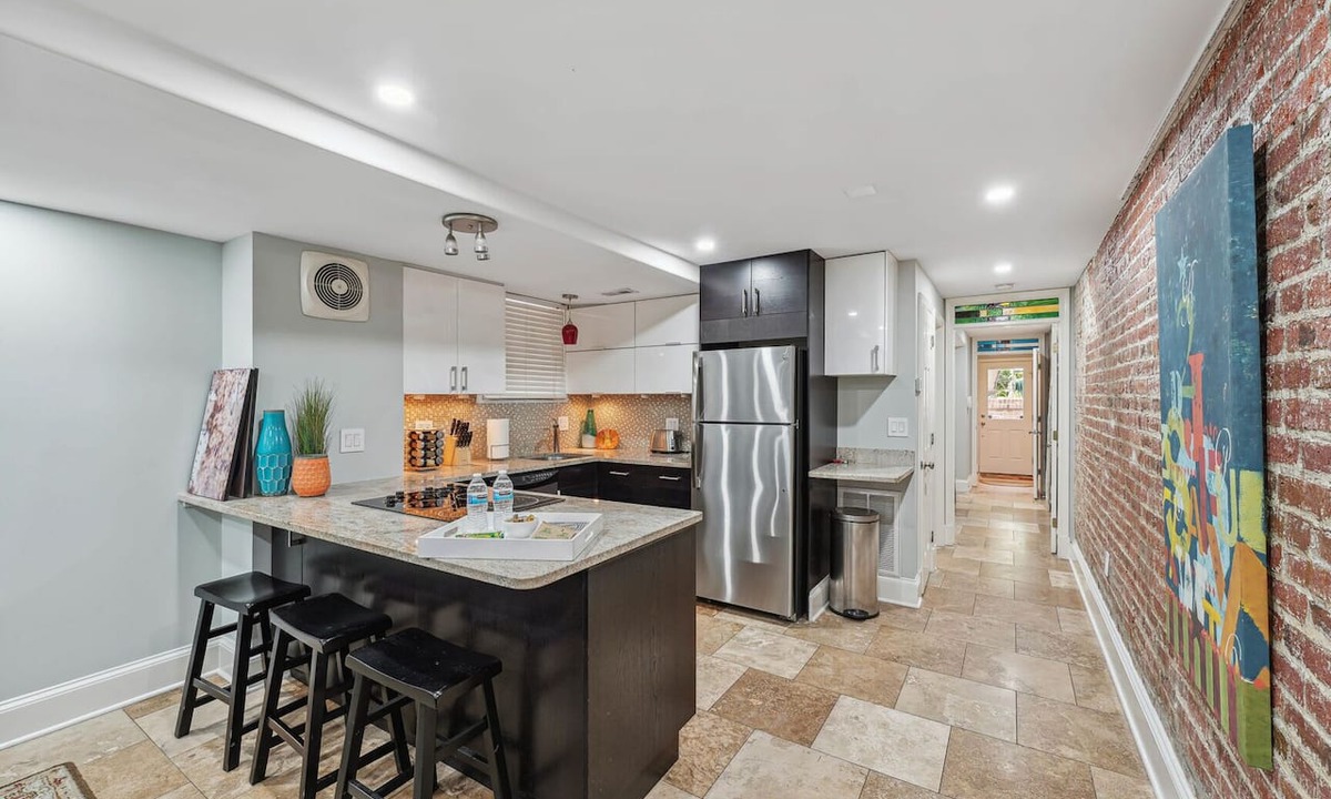Southeast Apartment | Capitol Hill-SLPS 4-Walk 2 blk Metro/Cafes