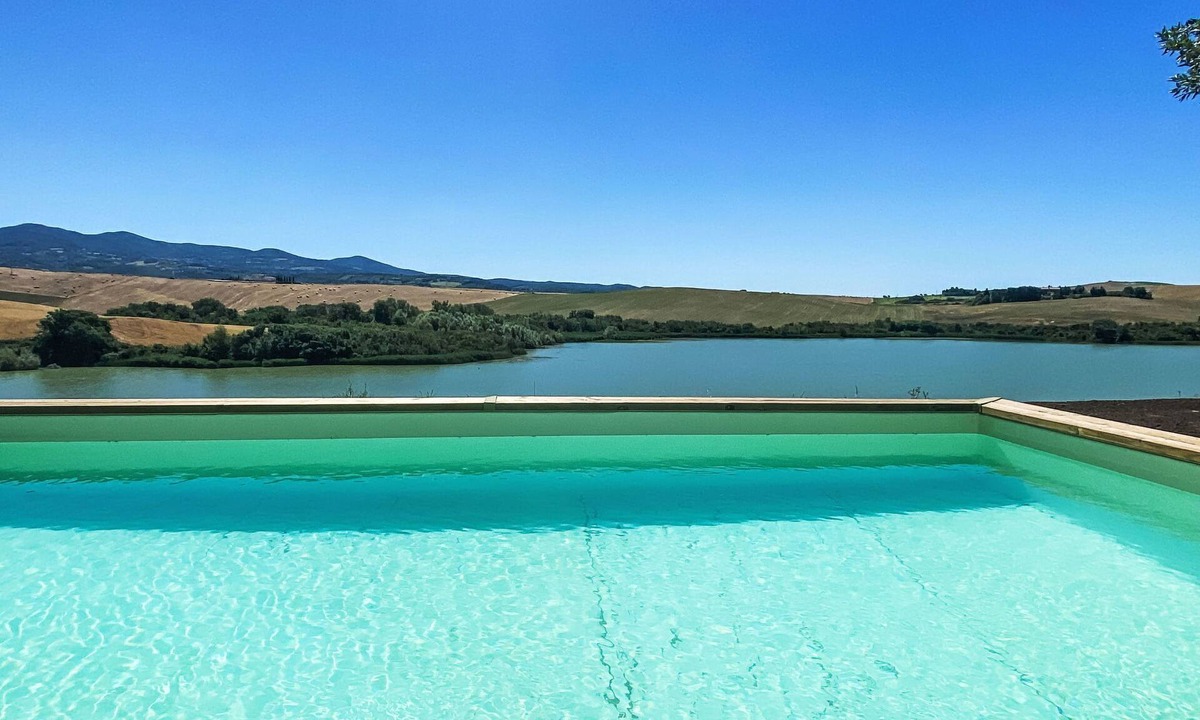 Santa Luce House | Capo il Cerro Villa sul lago by Interhome