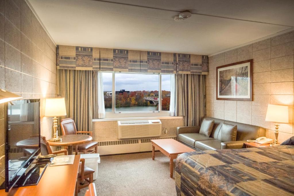 York - Haig Hotel | Capri Inn