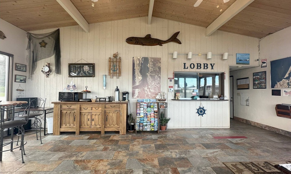 Charleston Hotel | Capt John's Motel