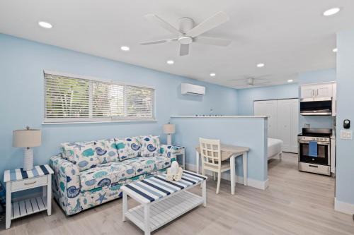 Sanibel House | Captain Ed's - Charming Studio at PalmView of Sanibel with Bikes