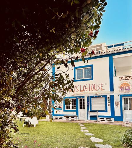 Baleal Hostel | Captain's Log House