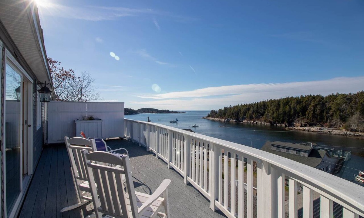 West Point House | Captains Watch: A Coastal Escape