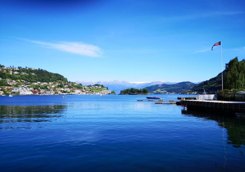 Norheimsund Apartment | Captivating 4-Bed Apartment heart of Norheimsund