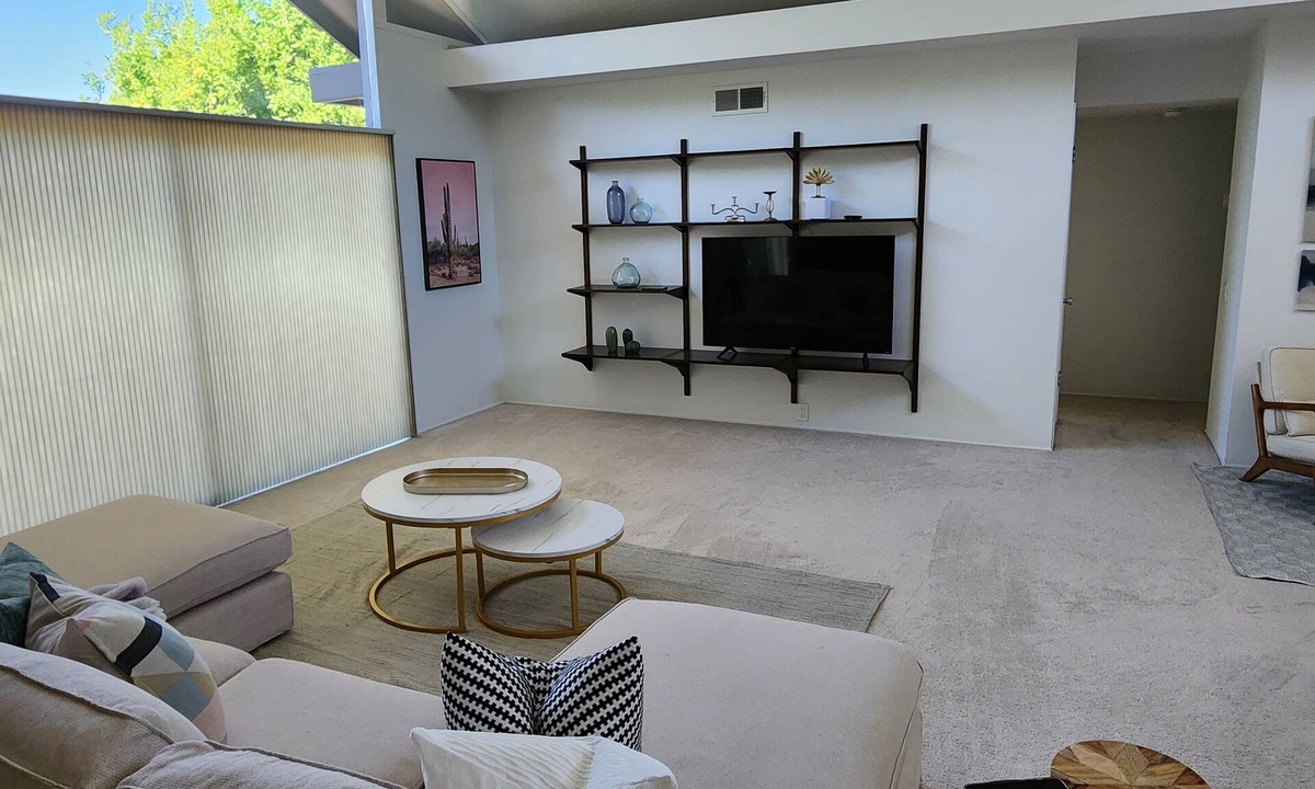 Arden-Arcade House | Captivating Mid-century modern home. Close to all that California has to offer.