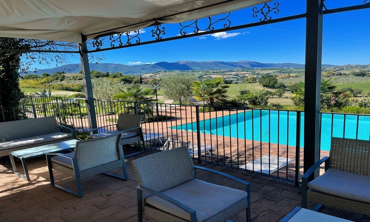 Spoleto Villa | Car unnecessary - 0.7 kms to Spoleto centre - 1 hr Rome - SLPS 20