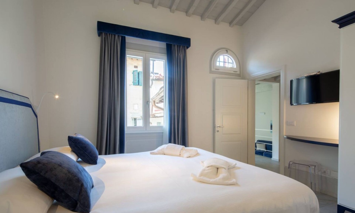 Santa Croce Apartment | Carapelli 7 Spectacular penthouse
