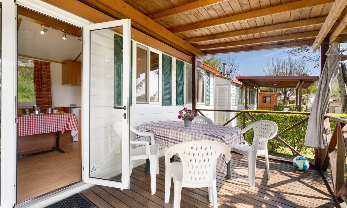 Pettenasco RV Rental | Caravan 'Mobile Home Comfort Standard' with Lake View, Shared Pool and Wi-Fi