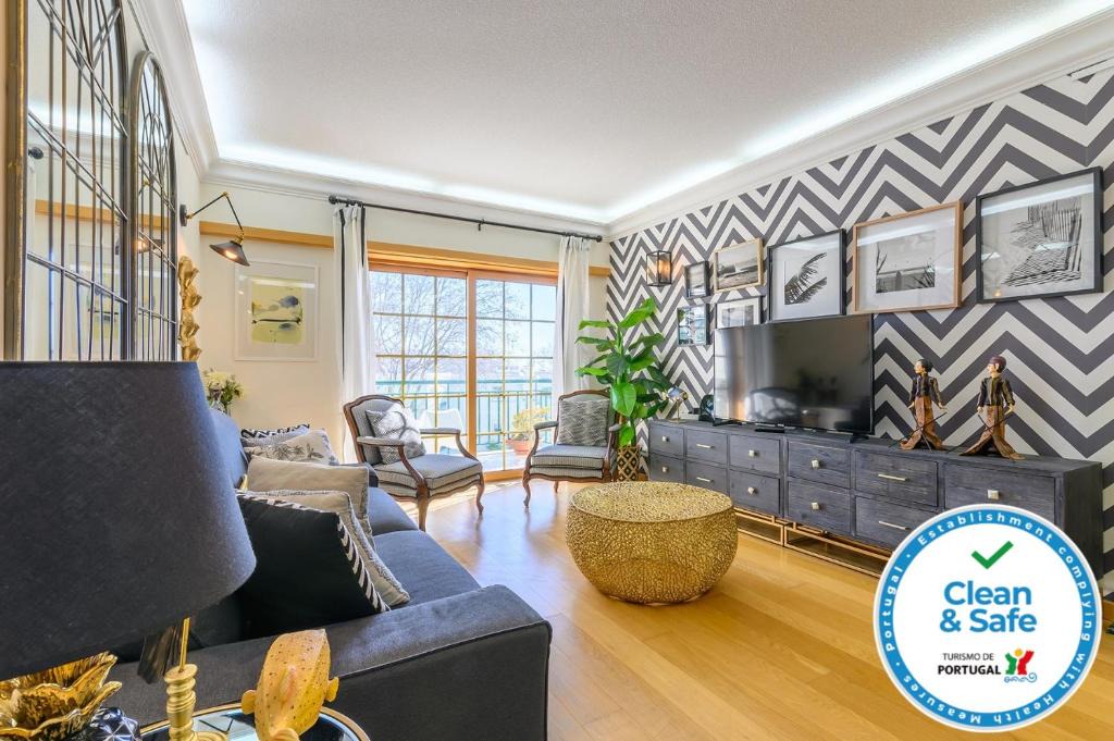 Carcavelos Apartment | Carcavelos Beach