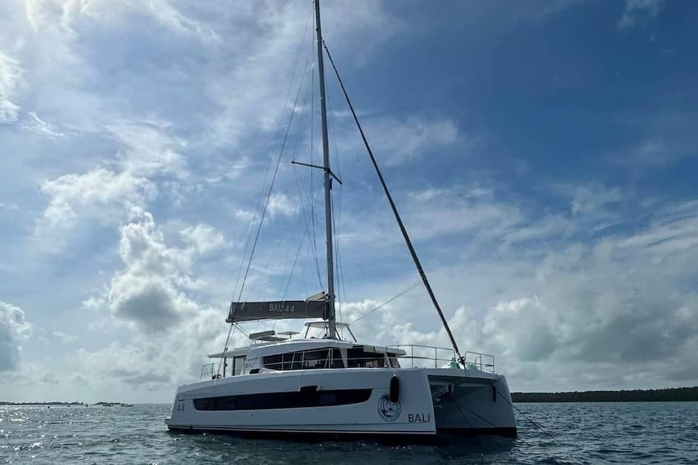 Lubbers Quarters Cay Boat Rental | Caribbean Dream: Sun-soaked Sailing Adventure from Bahamas to Islas Abaco