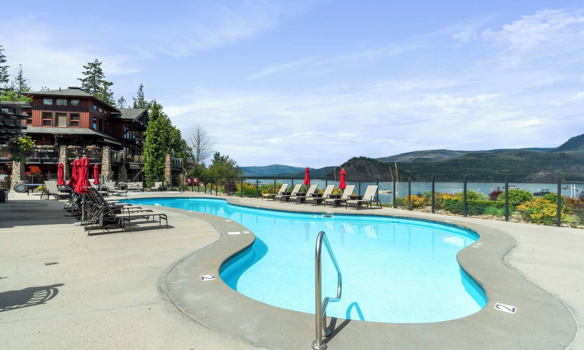 Blind Bay House | Carmel Beach Private Lodges - Unit #14. Second row, 3 bedroom lodge.