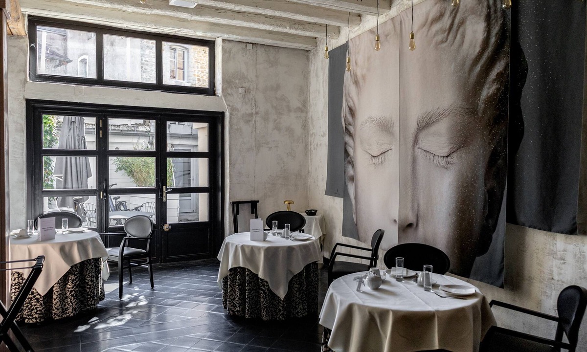 Arbois Hotel | Carmel1643