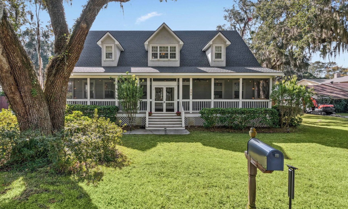 St. Simons Island House | Carol's Retreat Saint Simons Island ~ Coastal 4BR Retreat Sleeps 10