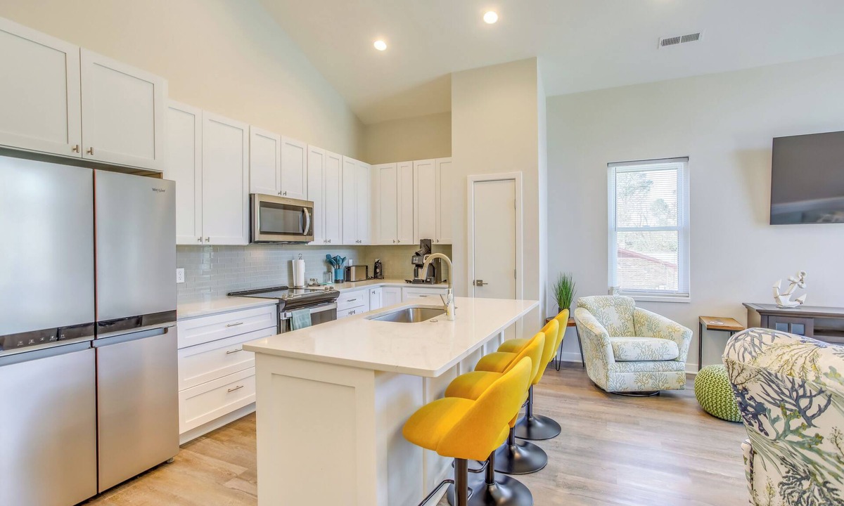 North Carolina Coast Apartment | Carolina Beach Vacation Home Near Boardwalk