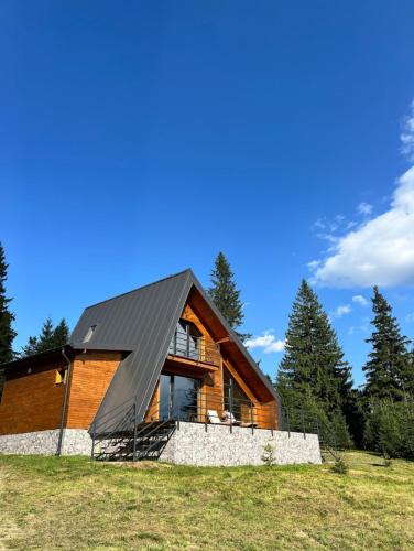 Comandau Ski Chalet | Carpathic Chalet