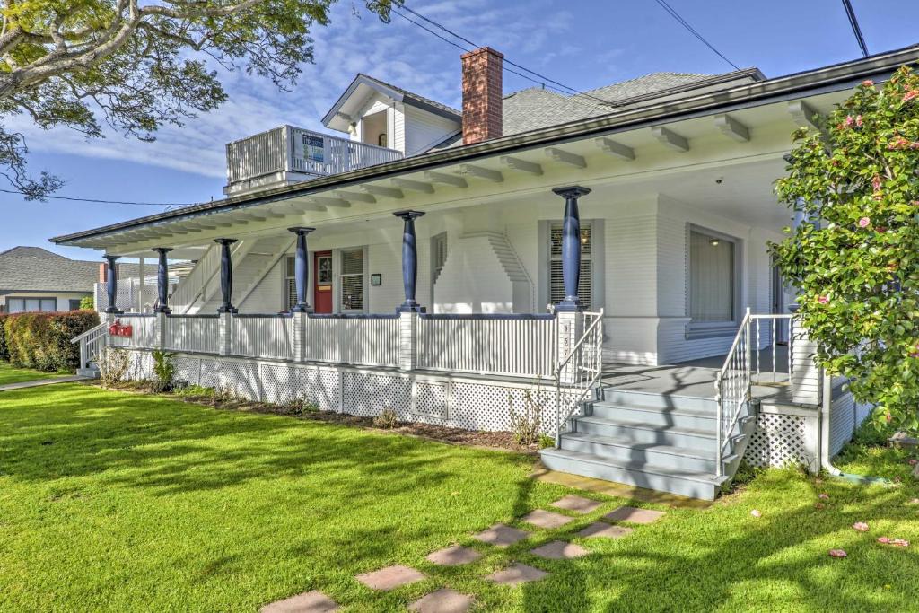 Carpinteria Apartment | Carpinteria Apt w/Hot Tub - 10 Min Walk to Beach!