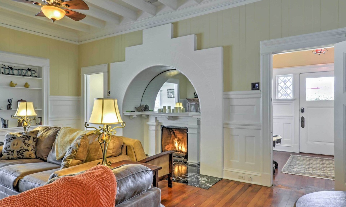 Carpinteria Apartment | Carpinteria Apt w/Hot Tub - 10 Min Walk to Beach!