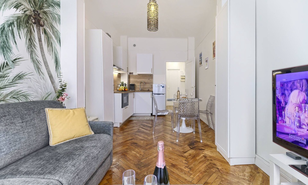 Gambetta Apartment | *CARRE D'OR * CHARMING APARTMENT*5 MINUTES FROM THE BEACH PROMENADE DES ANGLAIS*