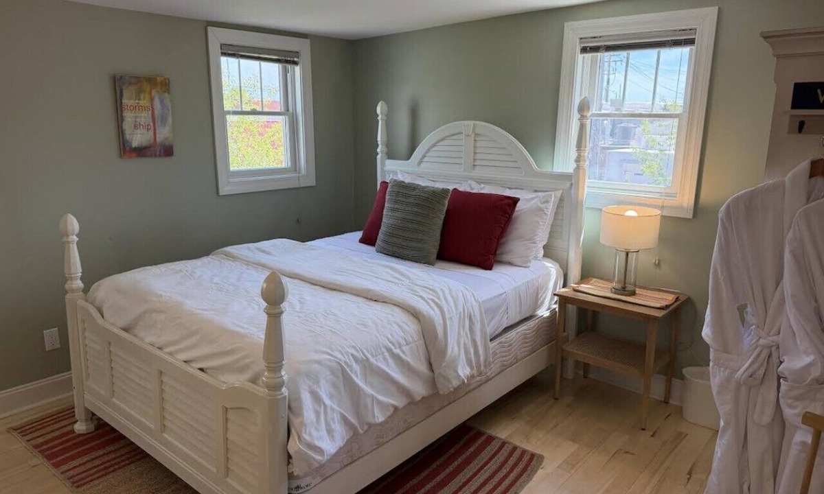 Bayfield House | Carriage @ Hendrickson House