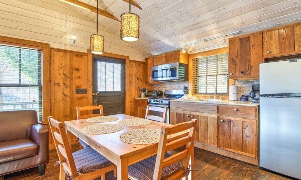 Lake Junaluska Cottage | Carruth Cottage - Studio APT, Walk to Lake Junaluska Conference Center, Lake