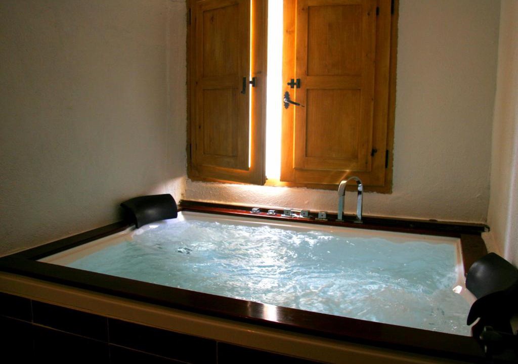 Chert House | Casa Alba