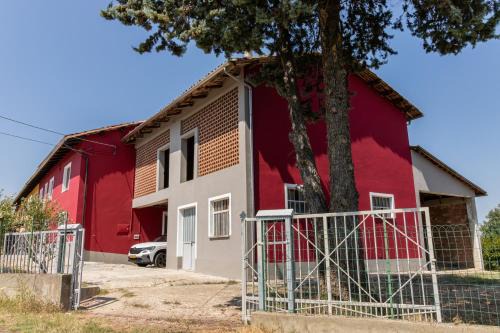 Rocchetta Tanaro House | Casa all'angolo