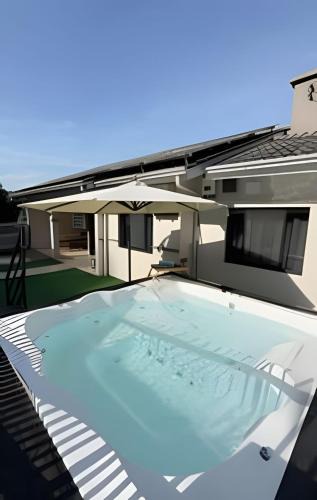 Piratuba House | Casa Amor Perfeito c/Jacuzzi|3Q toda climatizada!