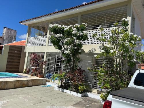 Pilar House | Casa ampla e completa a poucos passos da praia!