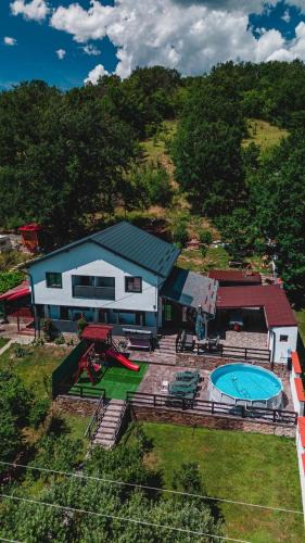 Eselnita House | Casa Andrei