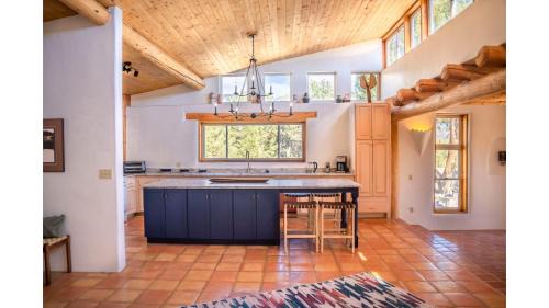 Valdez House | Casa Angel