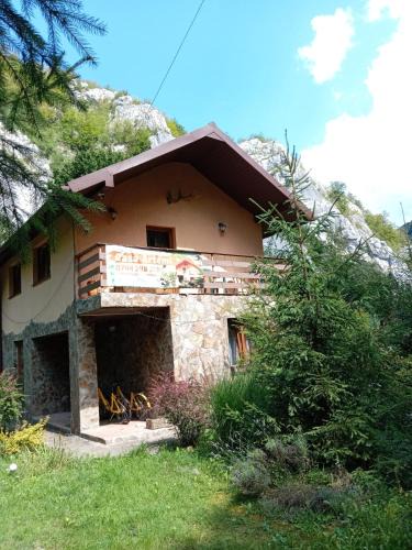 Remeti House | CASA ARTEMI