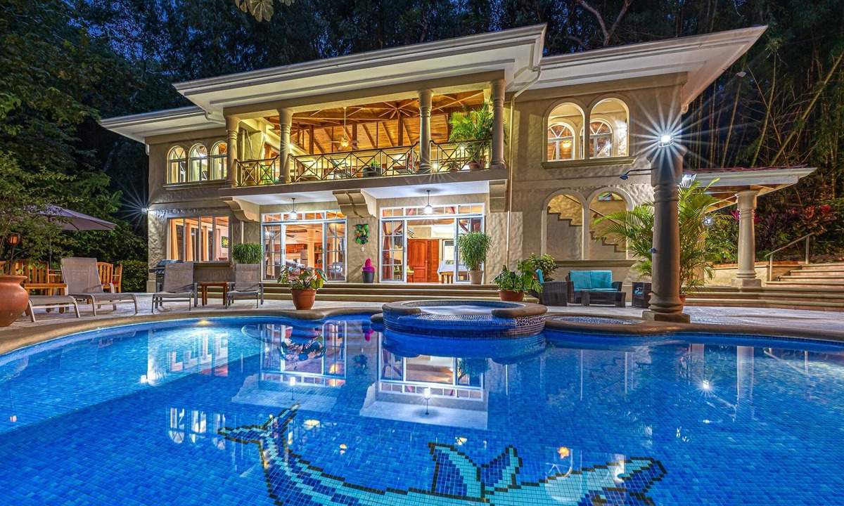 Manuel Antonio House | Casa Bamboo | 4-Bedroom Colonial Jungle Villa | Private Pool | Manuel Antonio