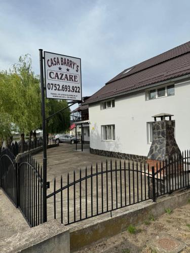 Tasnad House | Casa Barry's