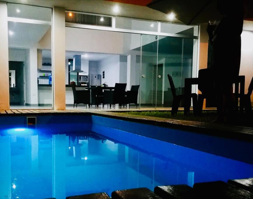 Veintiseis de Octubre House | Casa Bela