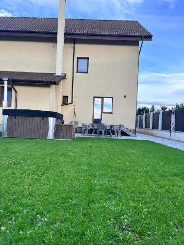 Sinpetru House | Casa Bella