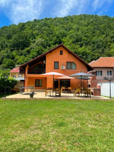 Baile Herculane House | Casa Bianca