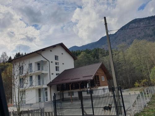 Uricani House | Casa Bogdan