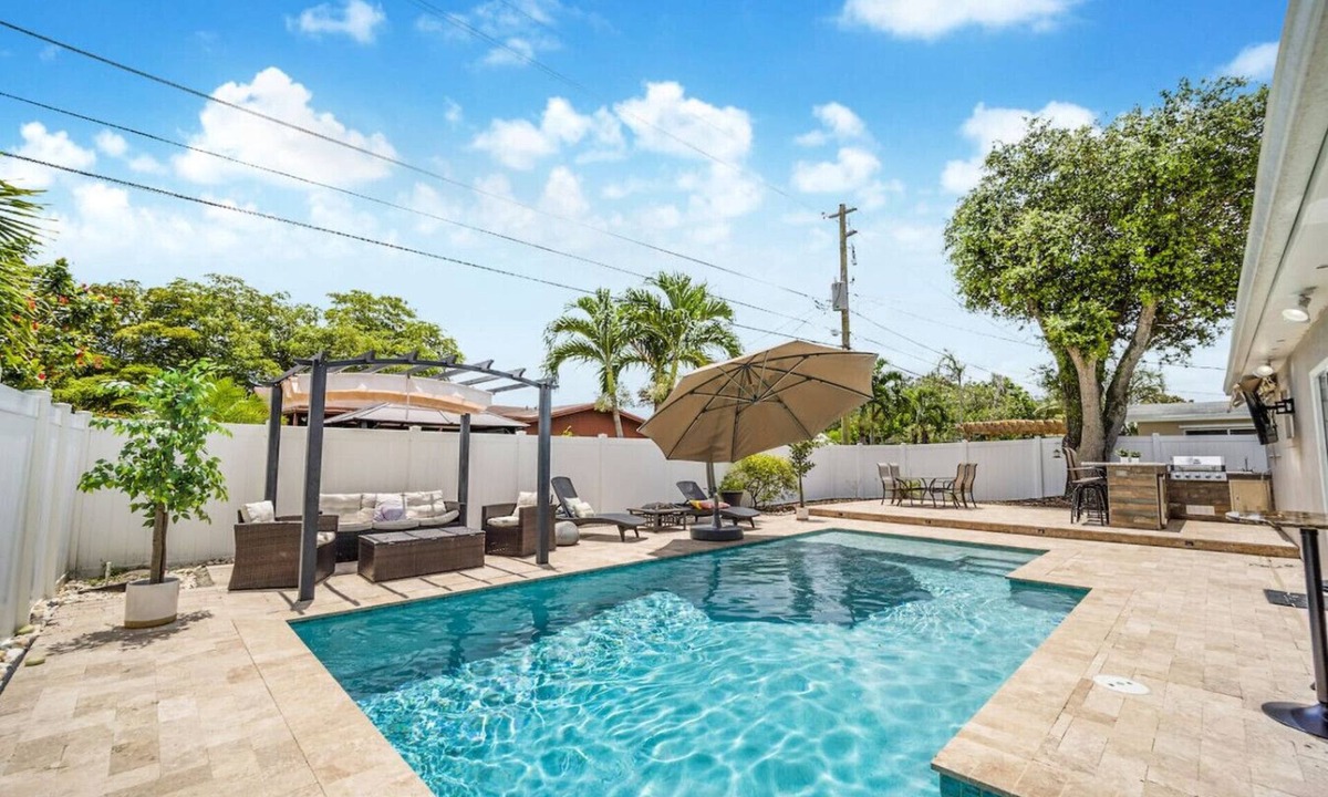 Driftwood Villa | Casa Boho | Pool | PingPong | Beach 15min
