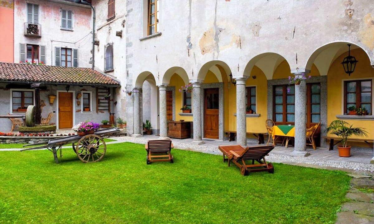 Cannobio Apartment | Casa Borgo by Lago Reisen