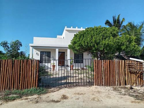 Chicxulub Puerto House | Casa Calandria