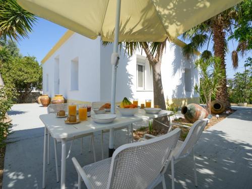 Kardamena Apartment | Casa Camara, Central Detached House with Yard