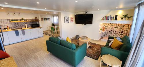 Ensenada House | Casa Canes - Beachfront Doggy Living!