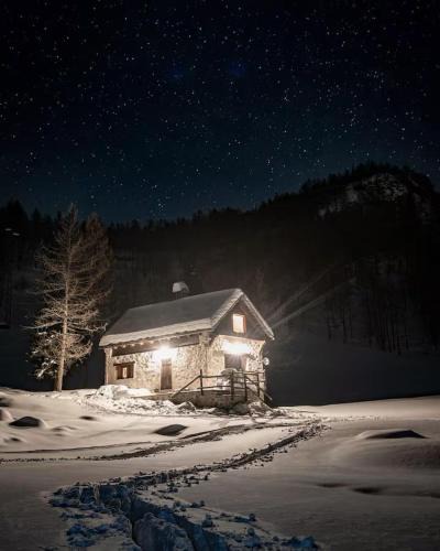 Cantone Ski Chalet | Casa Cantone Devero-baita storica con balcone e giardino, posizione comoda e soleggiata- spazio biciclette