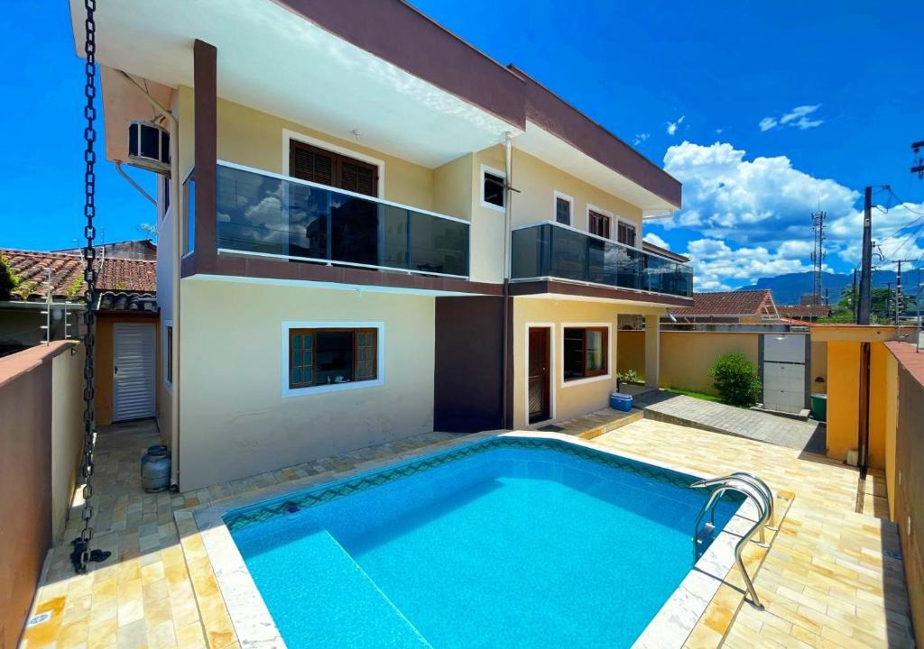 Umuarama House | Casa Centro com Piscina