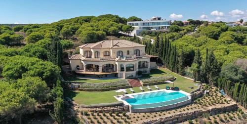 San Roque Villa | Casa Ceylan Luxury 8 Bed Villa with Sea, Golf & Mountain Views