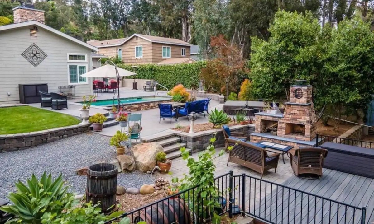 Mount Helix House | Casa Charles a private Villa in the foothills of Mt Helix in La Mesa, CA.