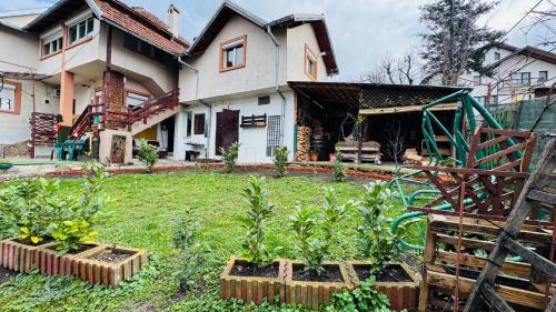 Campulung House | Casa Claudine